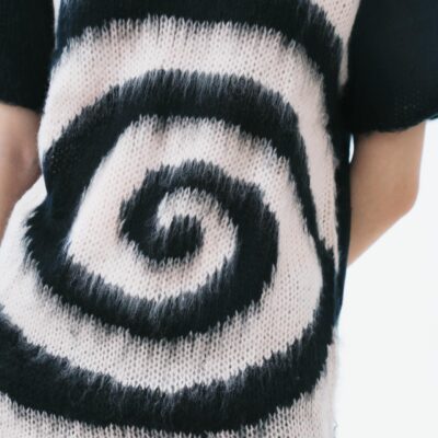 Camiseta “Espiral Fantasma”